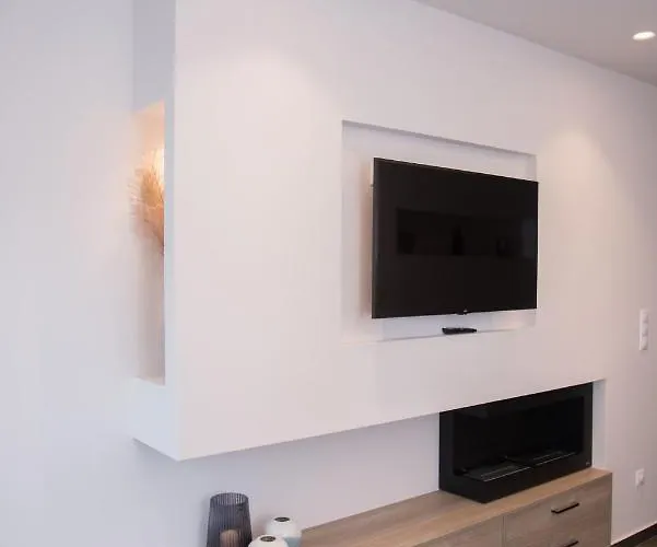 Hidden Gem V * Loutráki